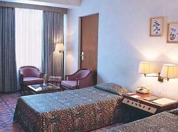 Searock Hotel Mumbai  Buitenkant foto